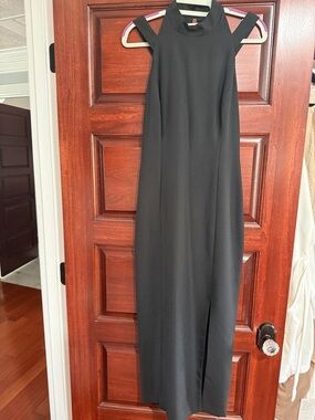 ETAL Classic Black High-Neck Sleeveless Dress